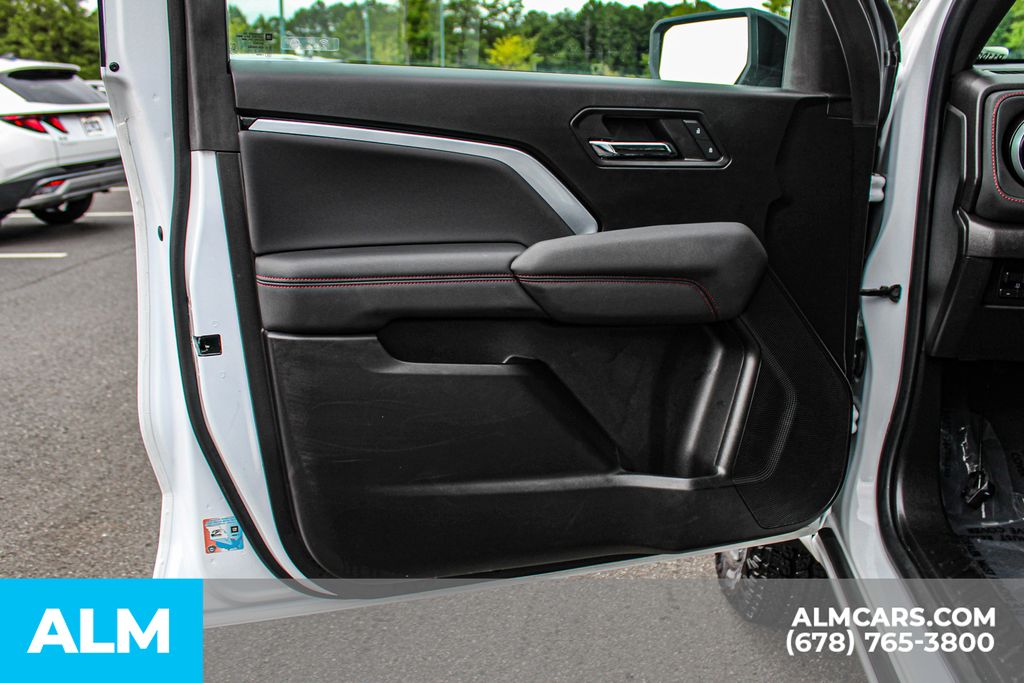 Used 2023 White Chevrolet Z71 image 34