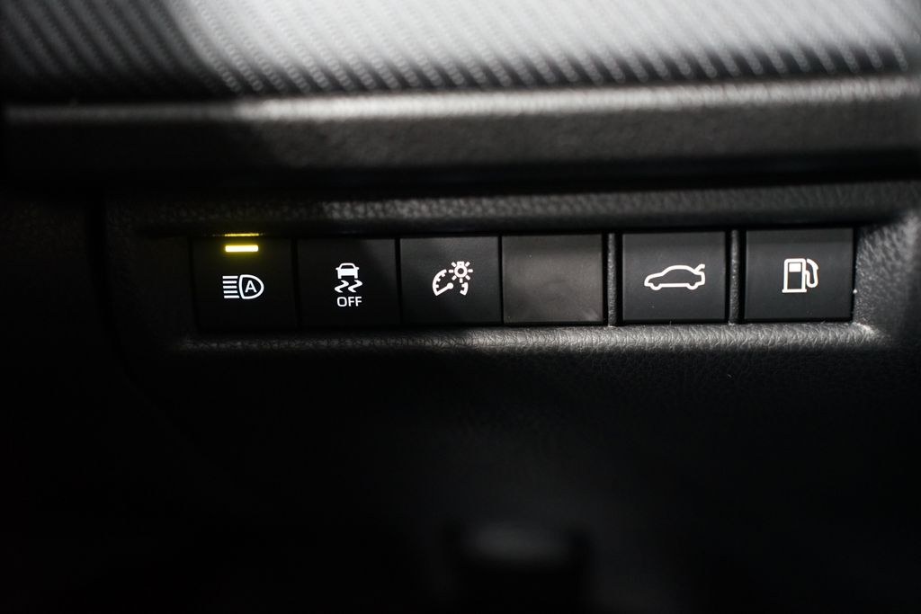 Thumbnail: 2025 Toyota Camry - 25
