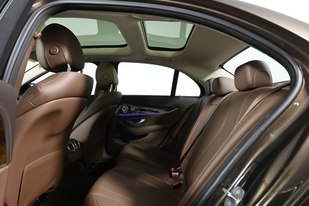 Thumbnail: 2017 Mercedes-Benz E-Class - 7