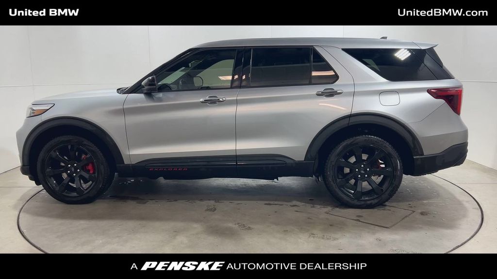 2022 Ford Explorer ST 5