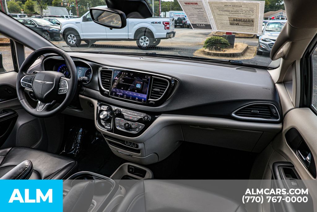 2023 Chrysler Pacifica Touring L photo 31