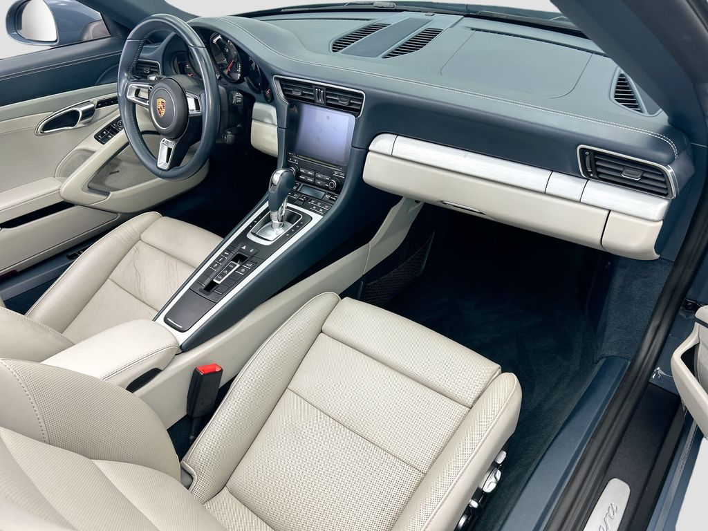 Thumbnail: 2017 Porsche 911 - 20