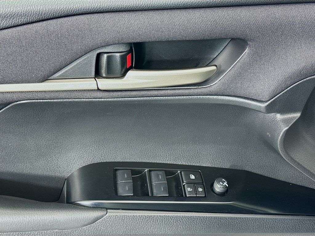 Thumbnail: 2025 Toyota Camry - 17