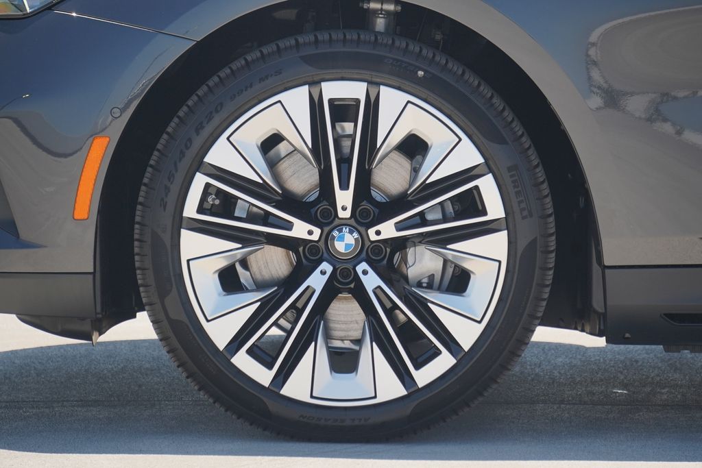 Thumbnail: 2026 BMW i5 - 5