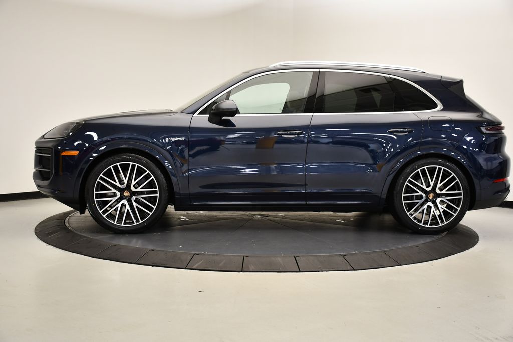 Thumbnail: 2025 Porsche Cayenne - 2