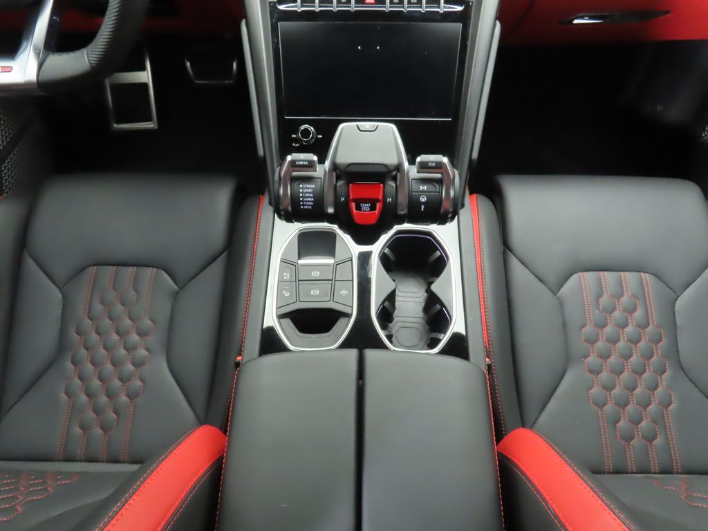 Thumbnail: 2023 Lamborghini Urus - 16
