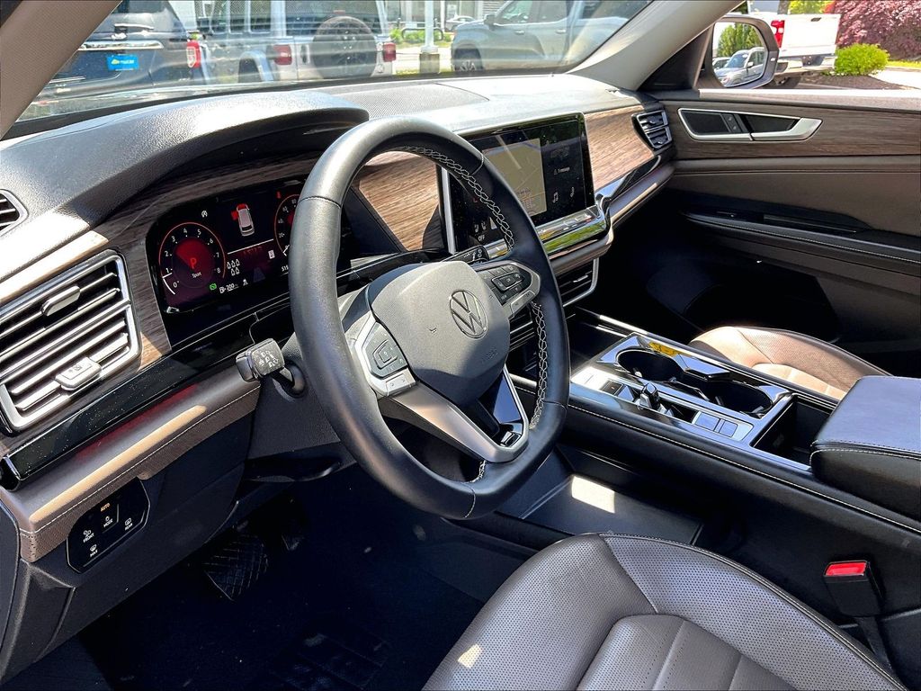 2024 Volkswagen Atlas — photo 8