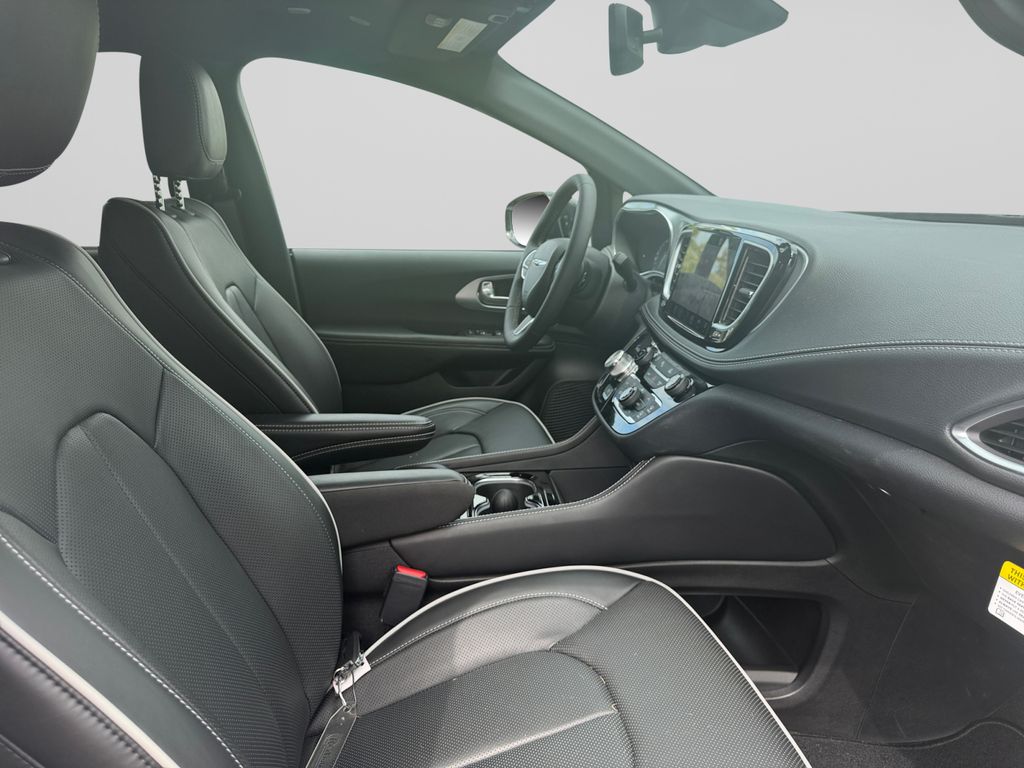 2026 Chrysler Pacifica Limited White at Honda North
