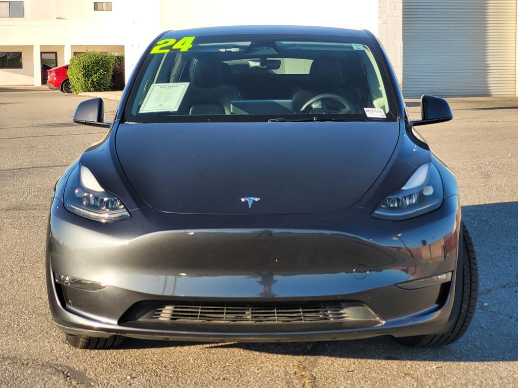 Used 2024  Tesla Long Range image 2