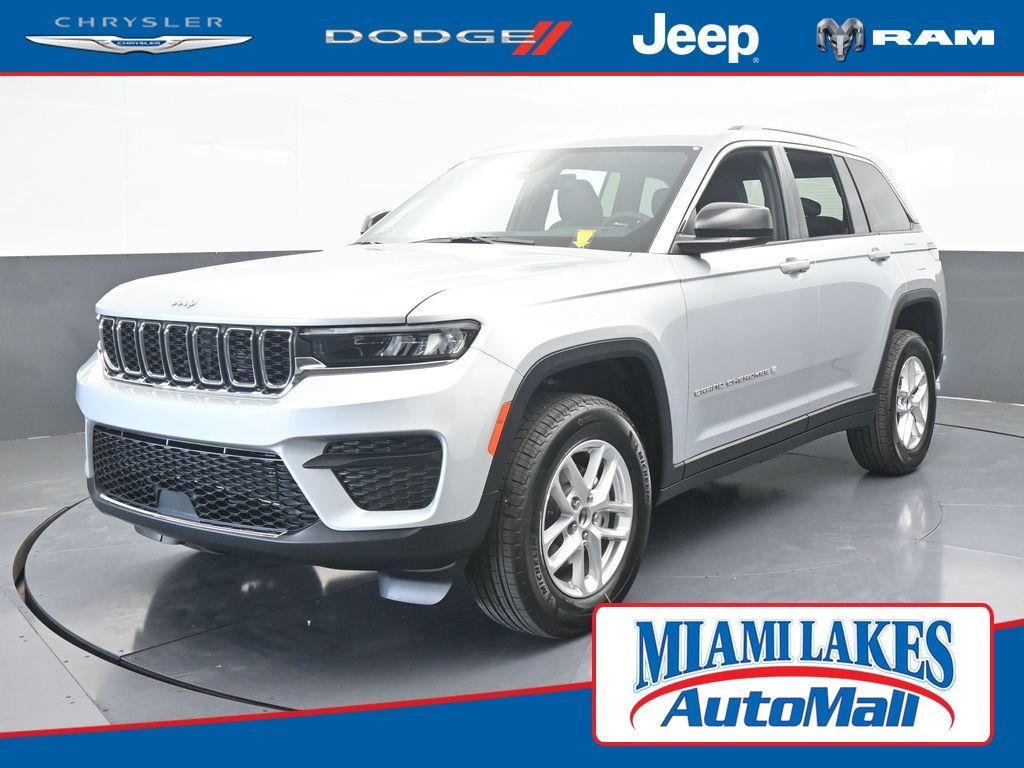 2025 Jeep Grand Cherokee Laredo's photo