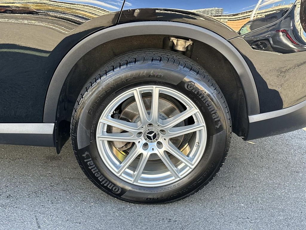 Thumbnail: 2023 Mercedes-Benz GLC - 15