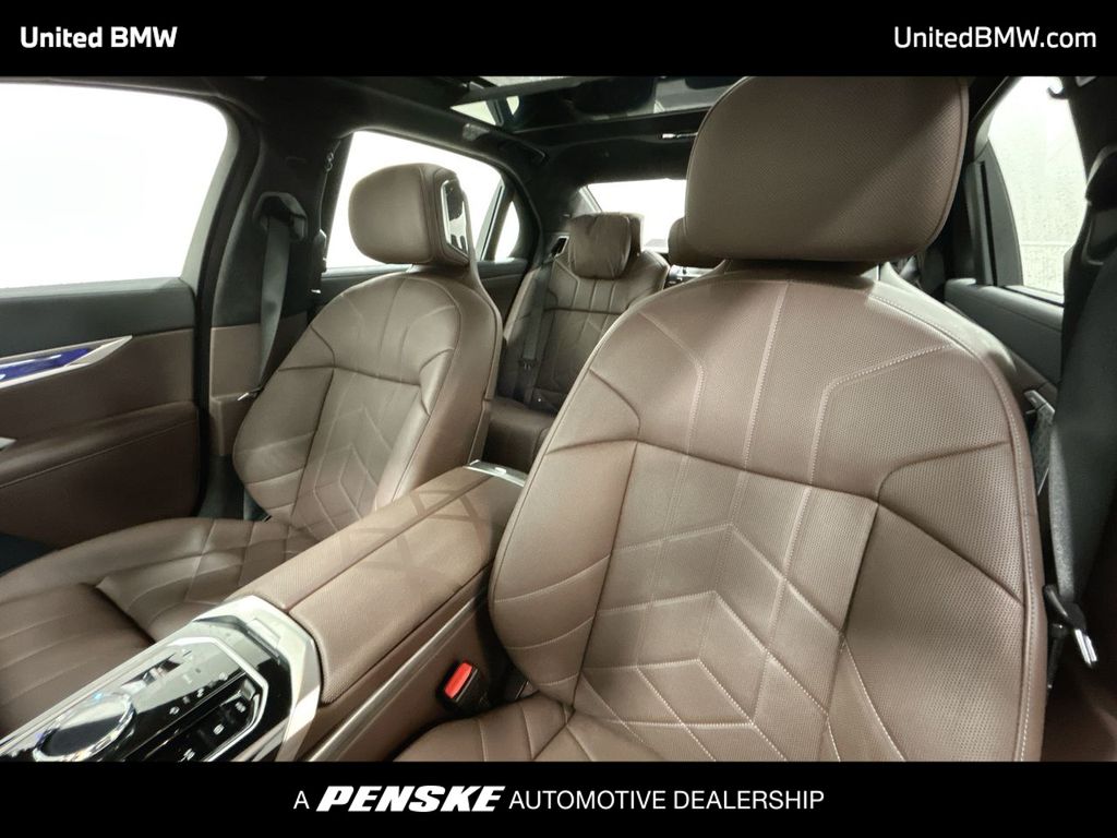 Thumbnail: 2025 BMW 7 Series - 13