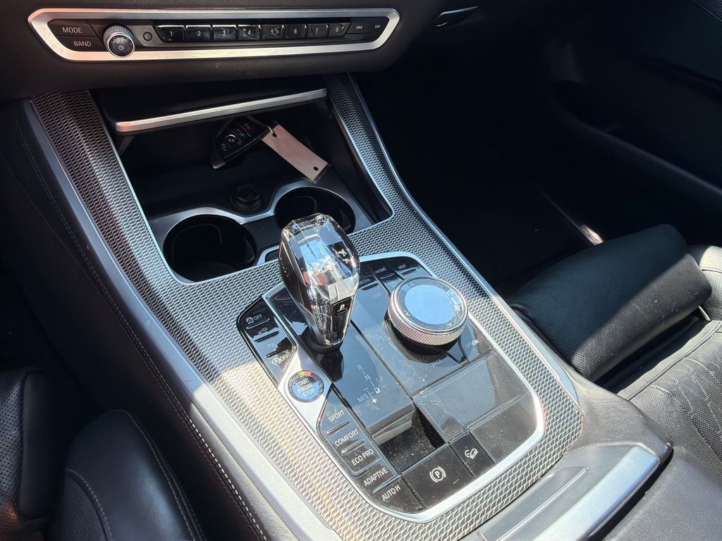 Used 2020 White BMW xDrive40i image 31