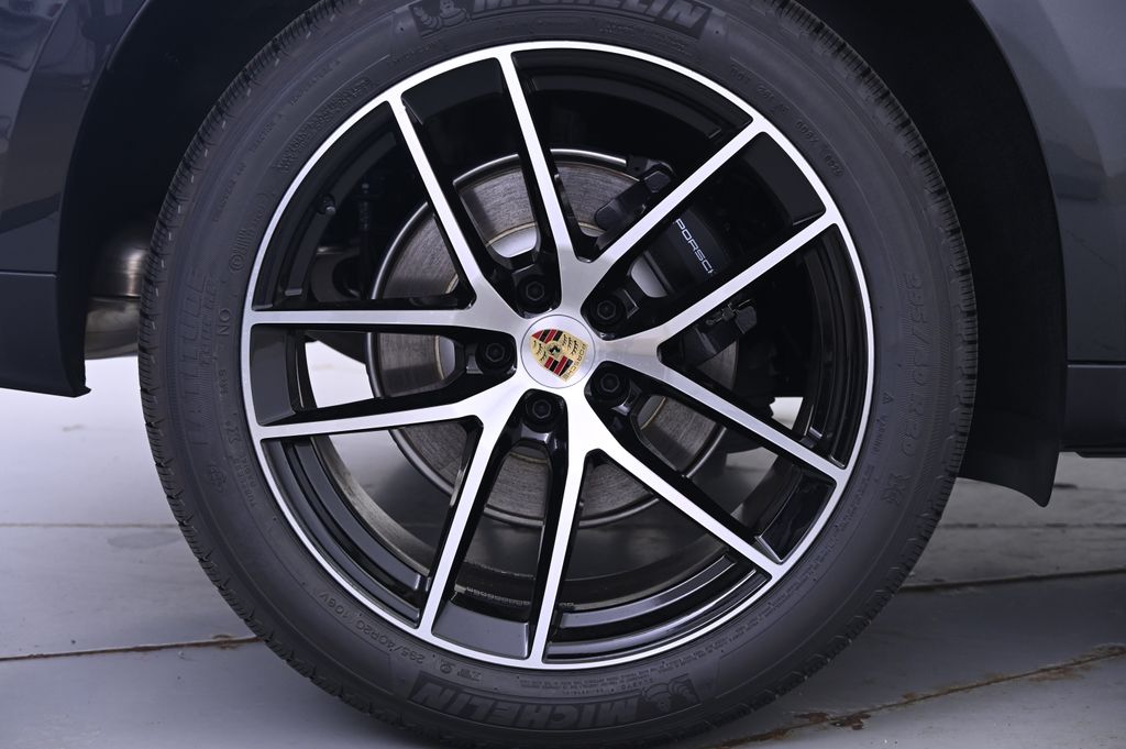 Thumbnail: 2025 Porsche Macan - 13