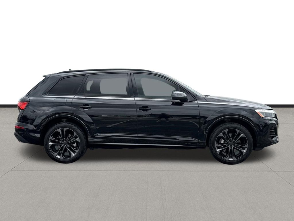 2025 Audi Q7 55 Premium Plus - 3