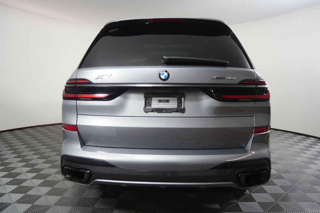 Thumbnail: 2024 BMW X7 - 4