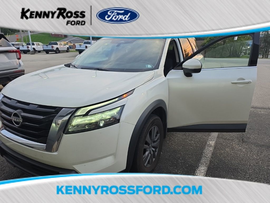 Pearl White Tricoat 2023 Nissan Pathfinder SUV / Crossover All-Wheel Drive 9-Speed Automatic