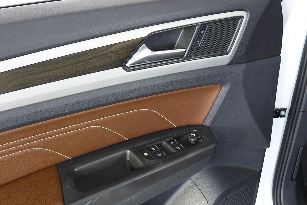 Thumbnail: 2022 Volkswagen Atlas - 12
