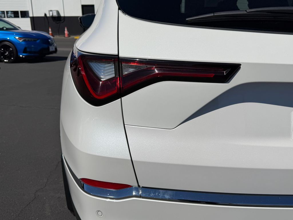 Thumbnail: 2025 Acura MDX - 11