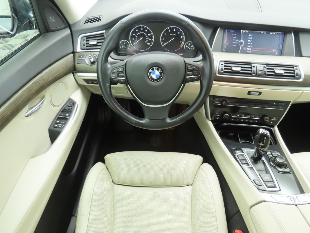 2010 BMW 5 Series 535i 10