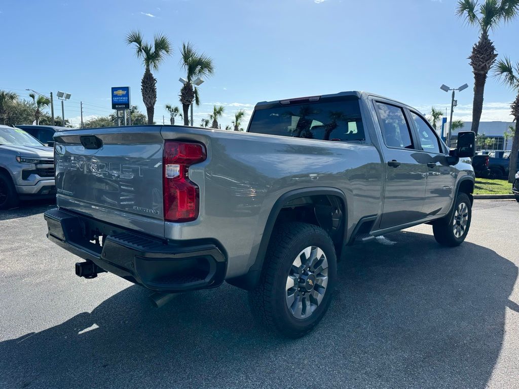 2025 Chevrolet Silverado 2500HD Custom 8