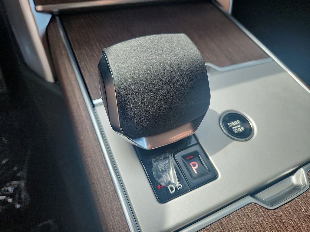 Thumbnail: 2025 Land Rover Range Rover - 7