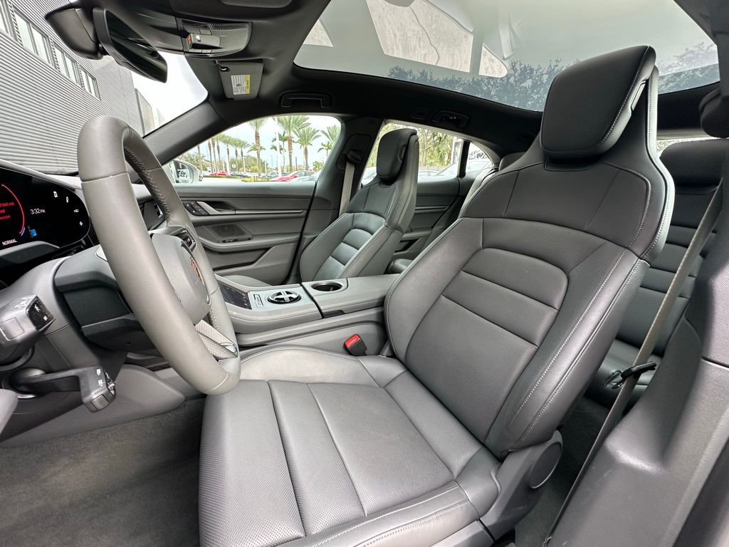 Thumbnail: 2025 Porsche Taycan - 5