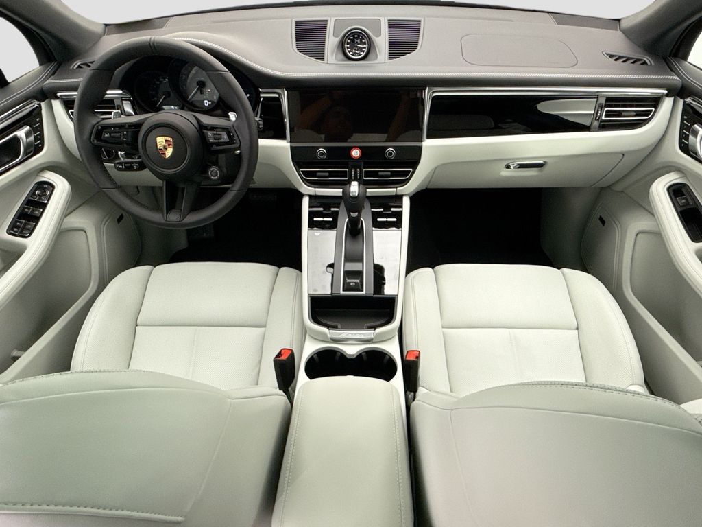 Thumbnail: 2026 Porsche Macan - 16