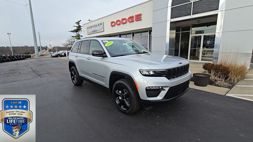 2025 Jeep Grand Cherokee Laredo 4WD