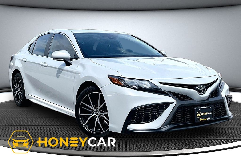 Ice 2024 Toyota Camry Sedan Front-Wheel Drive 8-Speed Automatic