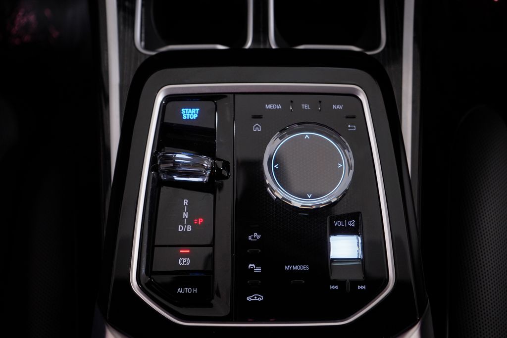 Thumbnail: 2025 BMW i7 - 13