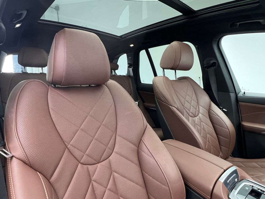 Thumbnail: 2023 BMW X5 - 7