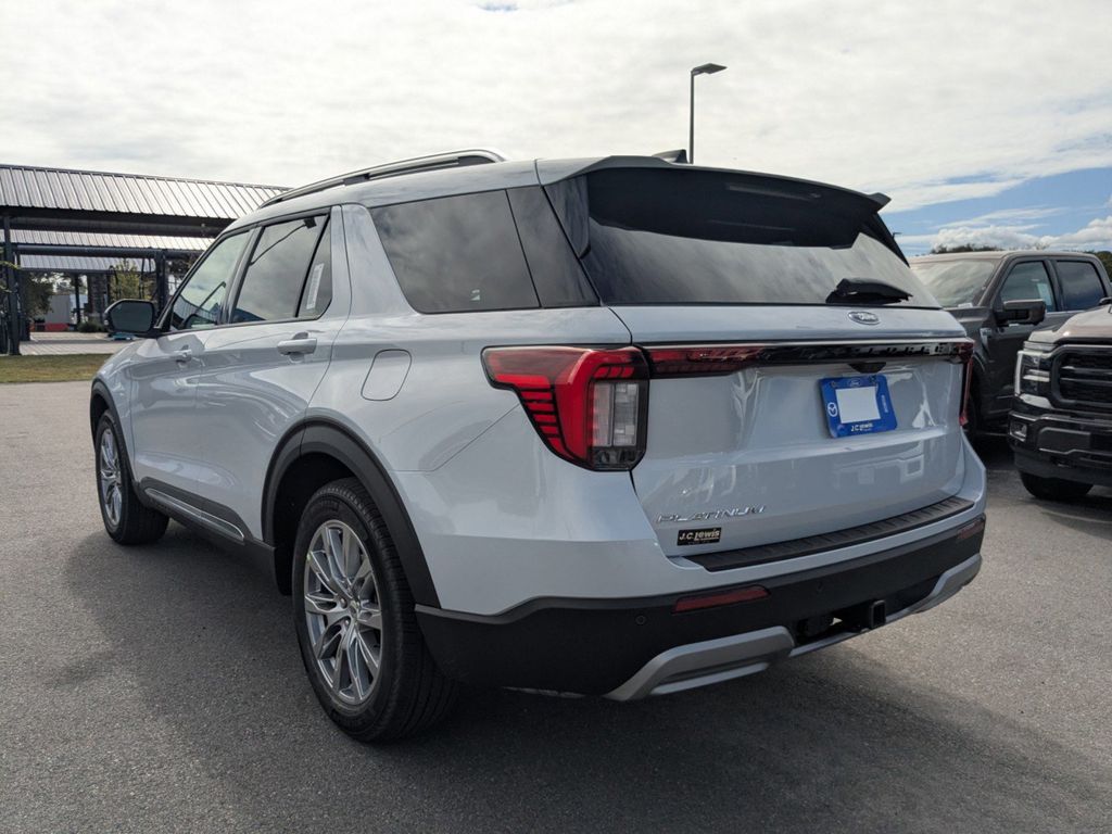 2025 Ford Explorer Platinum
