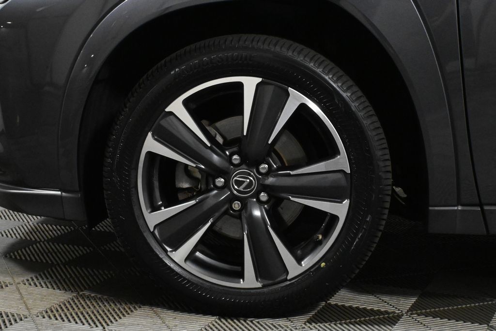 Thumbnail: 2024 Lexus UX - 12