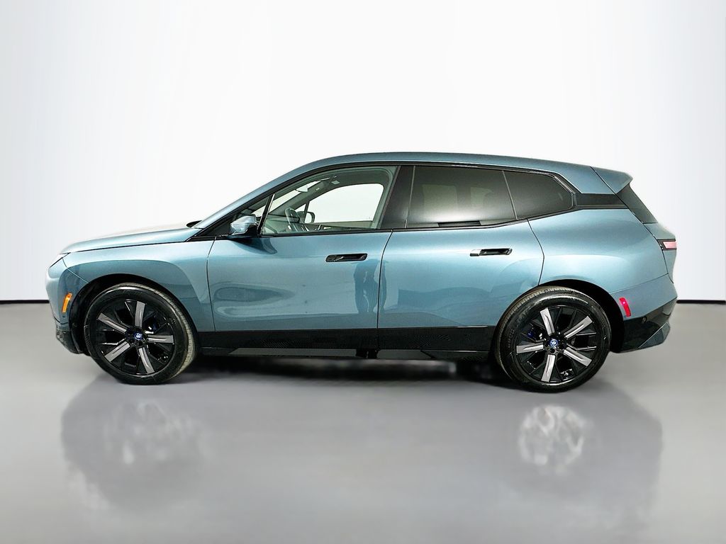 Thumbnail: 2023 BMW iX - 8