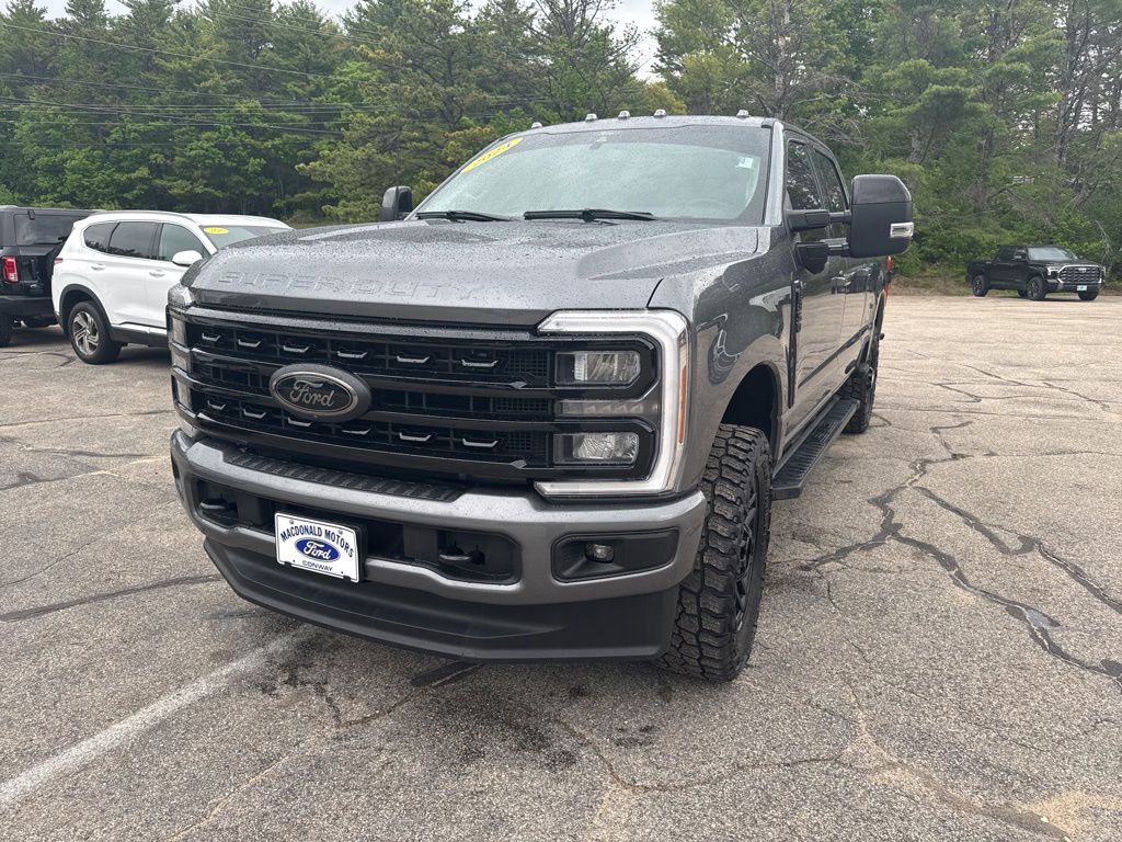 Gray Metallic 2024 Ford F-350 Super Duty Lariat Crew Cab 4WD Pickup Truck Four-Wheel Drive Automatic