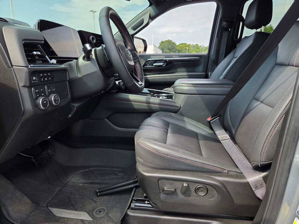 Used 2025 Chevrolet Suburban SUV
