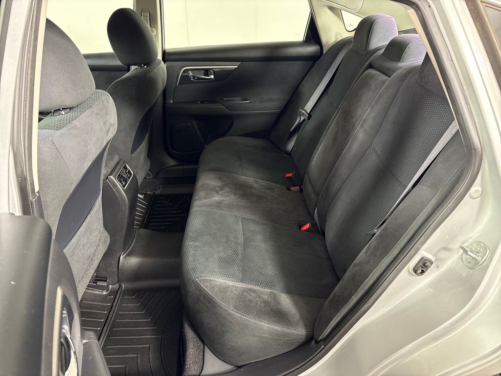 Used 2014 Silver Nissan 2.5 SV image 32
