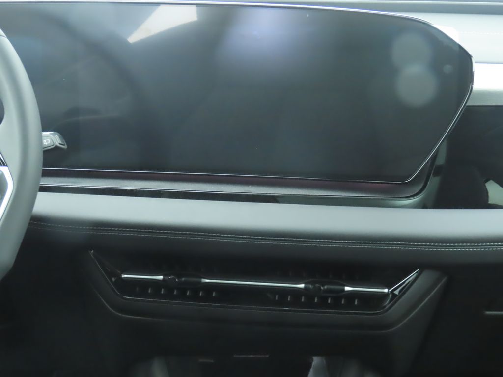 Thumbnail: 2025 Audi Q6 e-tron - 15