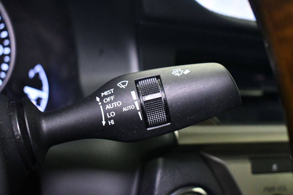 Thumbnail: 2013 Lexus ES - 22