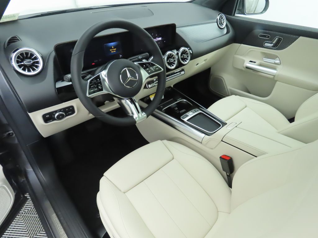 Thumbnail: 2025 Mercedes-Benz GLA - 9