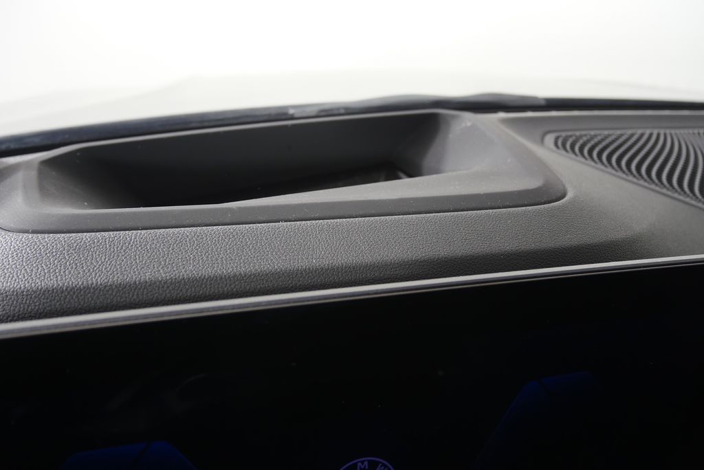 Thumbnail: 2025 BMW 3 Series - 24