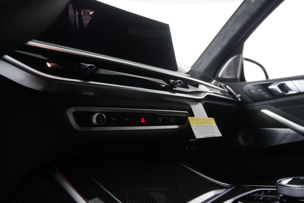 Thumbnail: 2027 BMW X7 - 23