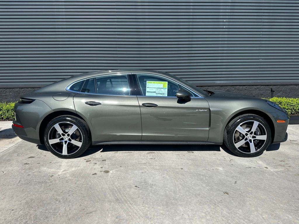 Thumbnail: 2026 Porsche Panamera - 10