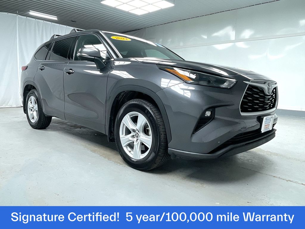 2022 Toyota Highlander LE