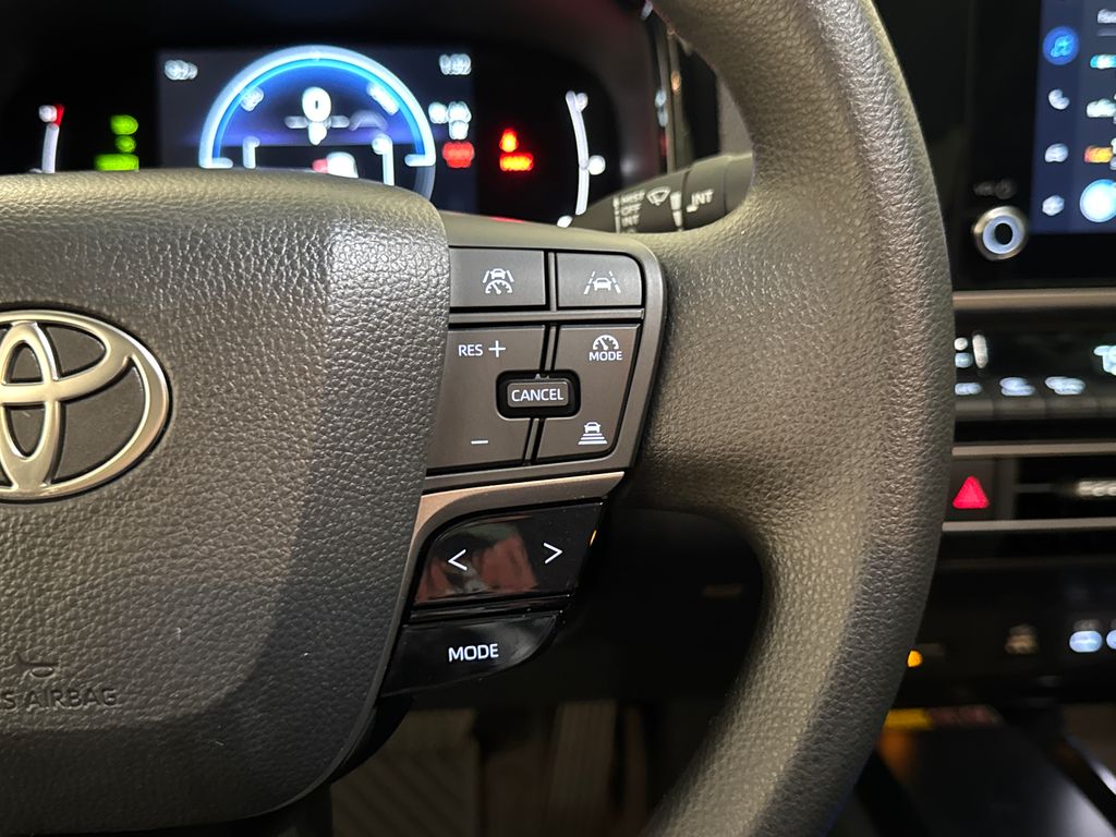 Certified Used 2025  Toyota LE image 21