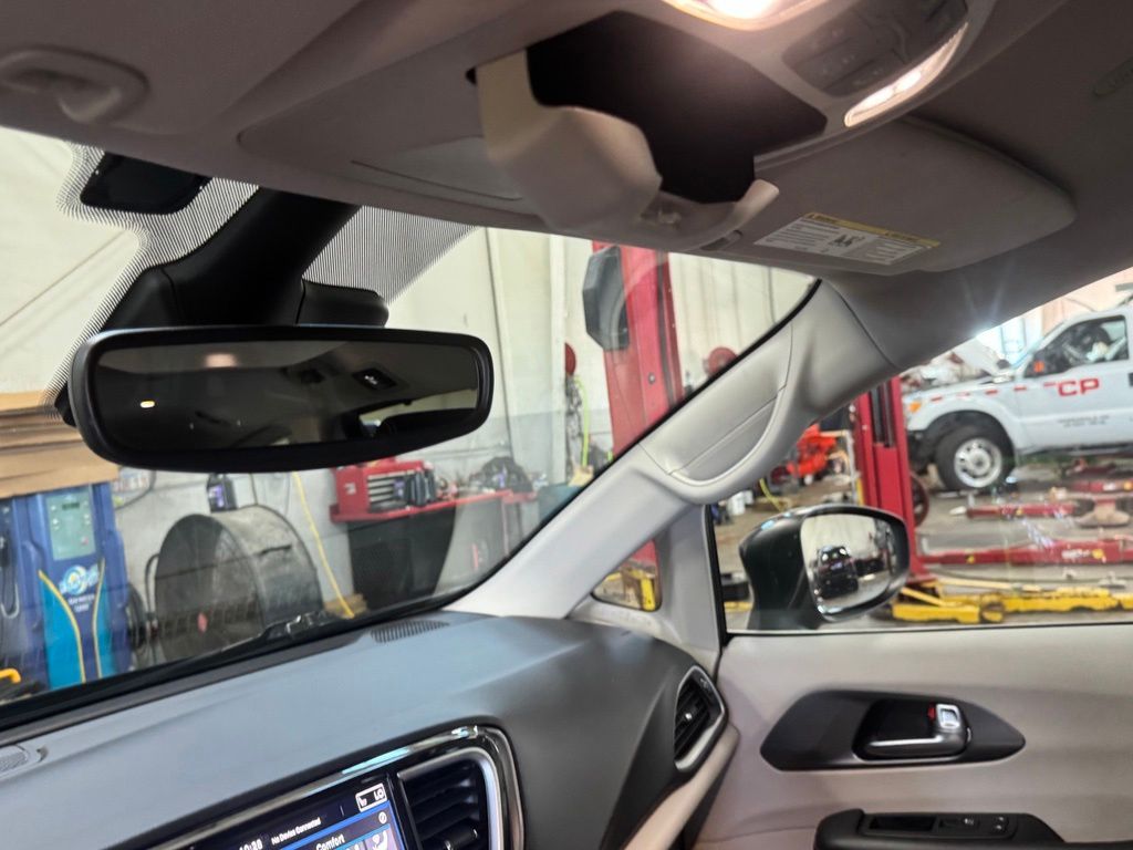 Used 2023 Chrysler Pacifica Van