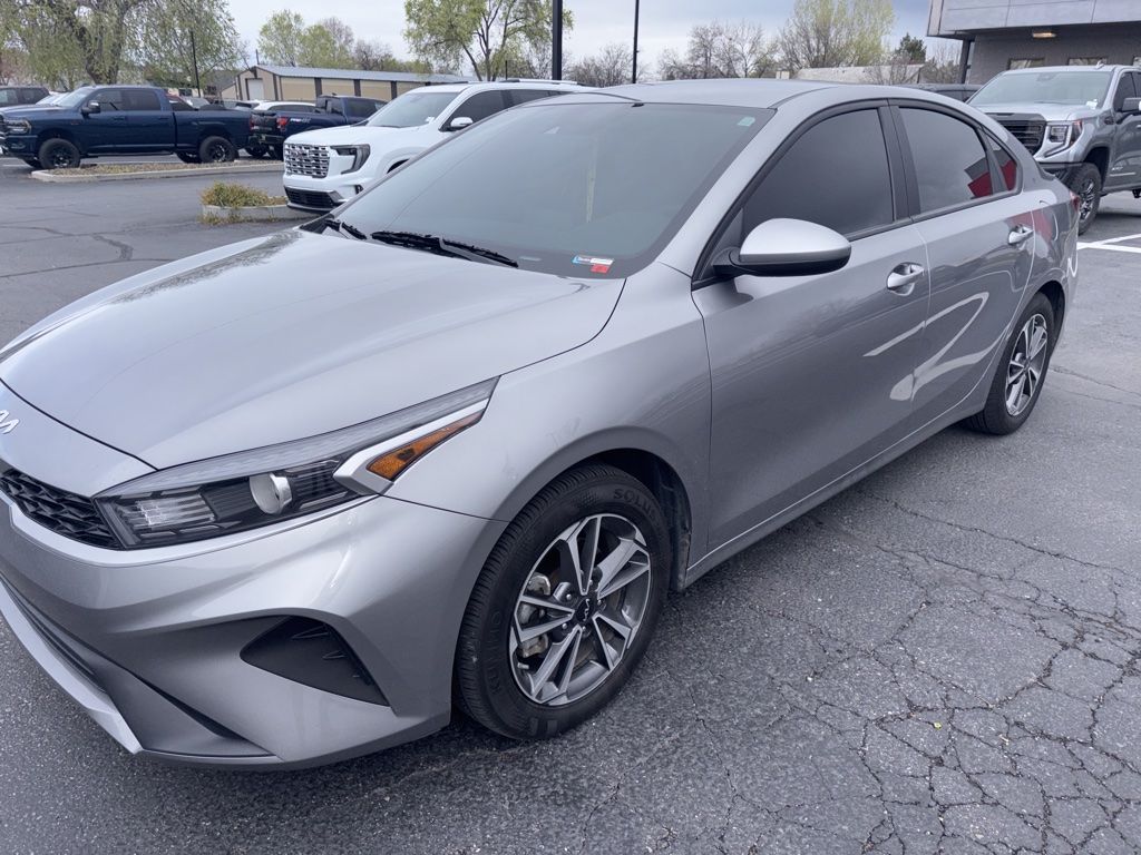 Steel Gray 2024 Kia Forte LXS FWD Sedan Front-Wheel Drive Continuously Variable Transmission