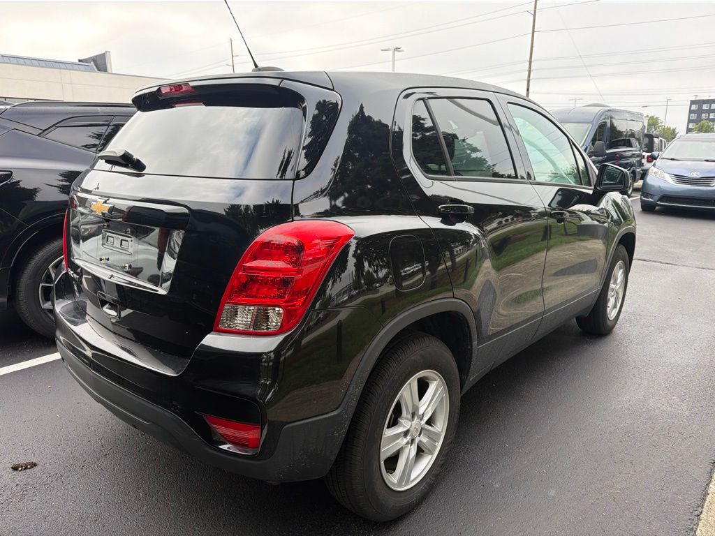 Thumbnail: 2020 Chevrolet Trax - 3