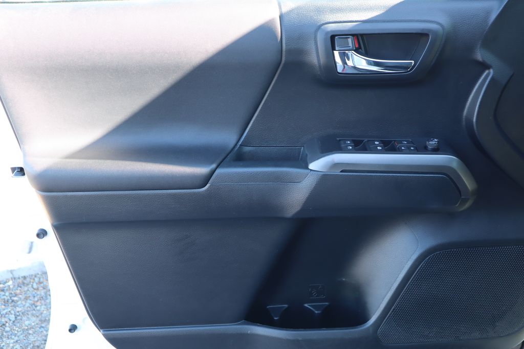 Thumbnail: 2019 Toyota Tacoma - 23